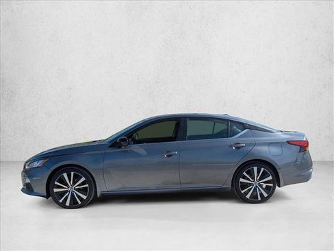 Used 2022 Nissan Altima 2.5 SR FWD image 9