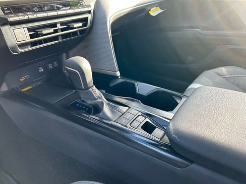 Used 2026 Toyota Camry SE image 22