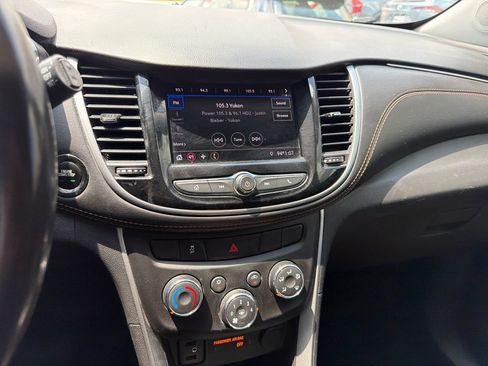 Used 2020 Chevrolet Trax LT w/ LT Convenience Package FWD image 31