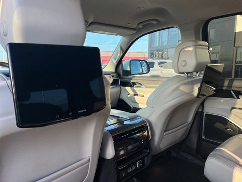 Used 2022 Jeep Wagoneer Series III w/ Convenience Group I image 29