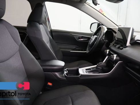 Used 2025 Toyota RAV4 XLE AWD/4WD image 25