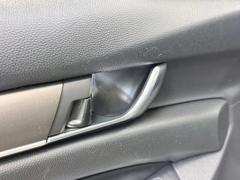 Used 2021 Honda Accord Hybrid image 9