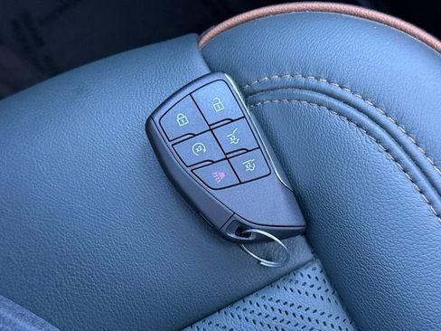 Used 2025 GMC Yukon AT4 w/ AT4 Premium Plus Package AWD/4WD image 31