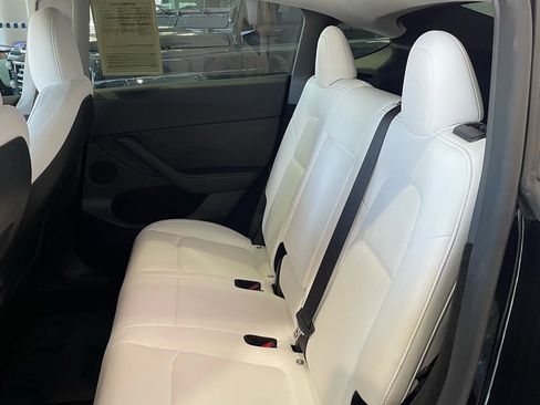 Used 2023 Tesla Model Y 2WD image 32