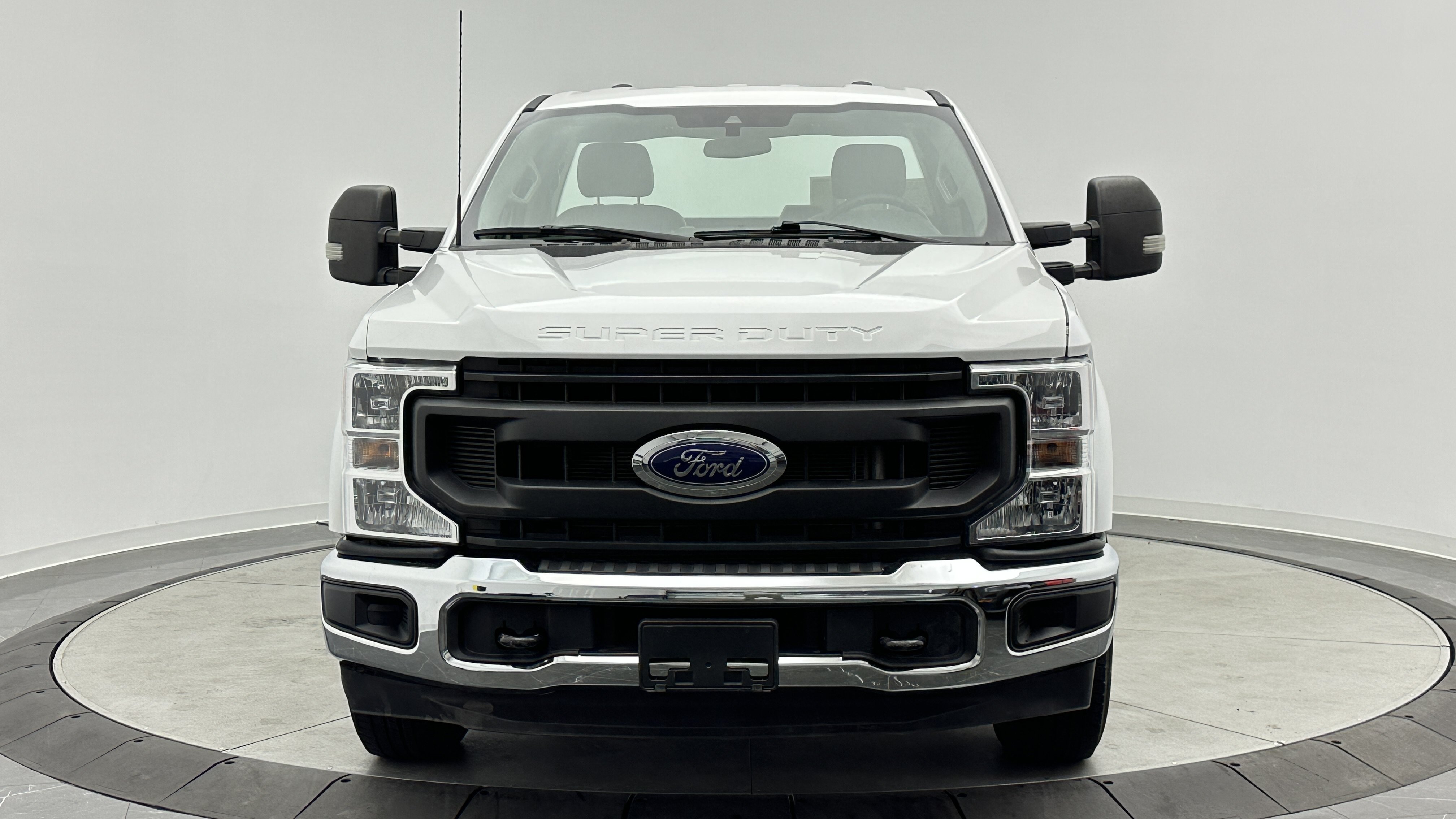 Used 2022 Ford F250 XL w/ Power Equipment Group RWD image 2