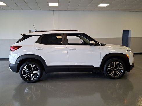 Certified 2022 Chevrolet TrailBlazer LT w/ LPO, Blackout Package image 7