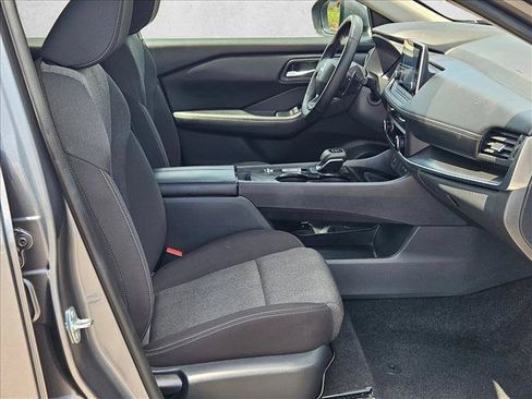 Used 2025 Nissan Rogue SV FWD image 20