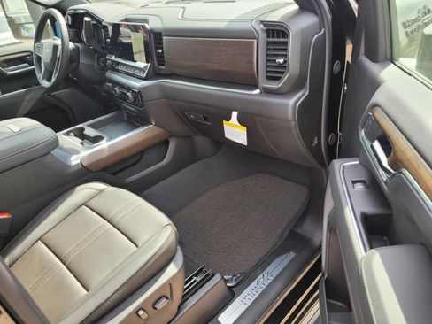 New 2026 Chevrolet Silverado 3500 High Country w/ High Country Premium Package AWD/4WD image 6