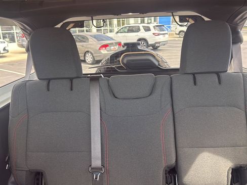 Used 2025 Jeep Wrangler Unlimited Rubicon image 20