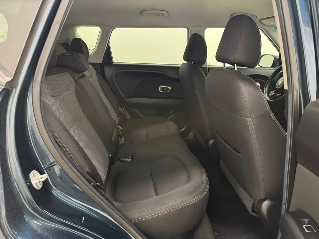 Used 2017 Kia Soul + FWD image 17