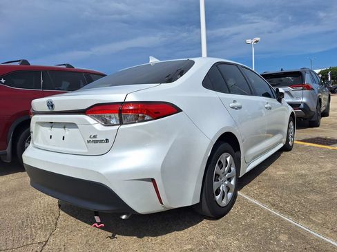 Used 2024 Toyota Corolla LE FWD image 3