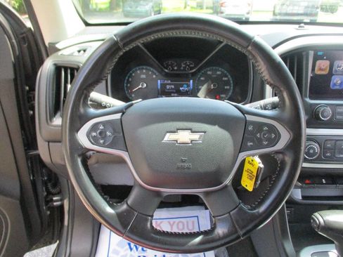 Used 2017 Chevrolet Colorado LT w/ LT Convenience Package RWD image 12