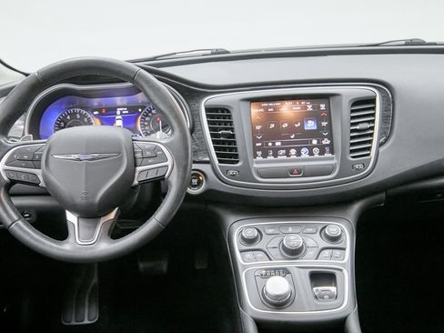 Used 2015 Chrysler 200 C w/ Navigation & Sound Group I image 27