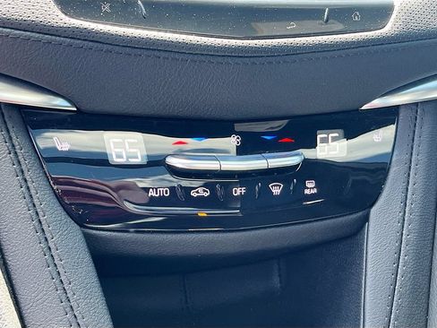 Used 2024 Cadillac XT6 Luxury AWD/4WD image 14