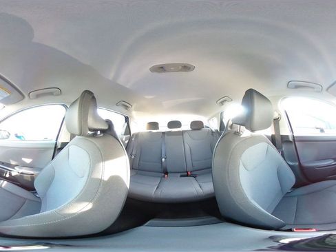 Used 2025 Kia K4 LXS image 45