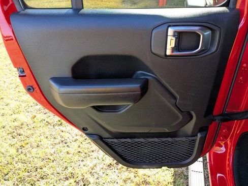 Used 2020 Jeep Wrangler Unlimited Sport S image 24