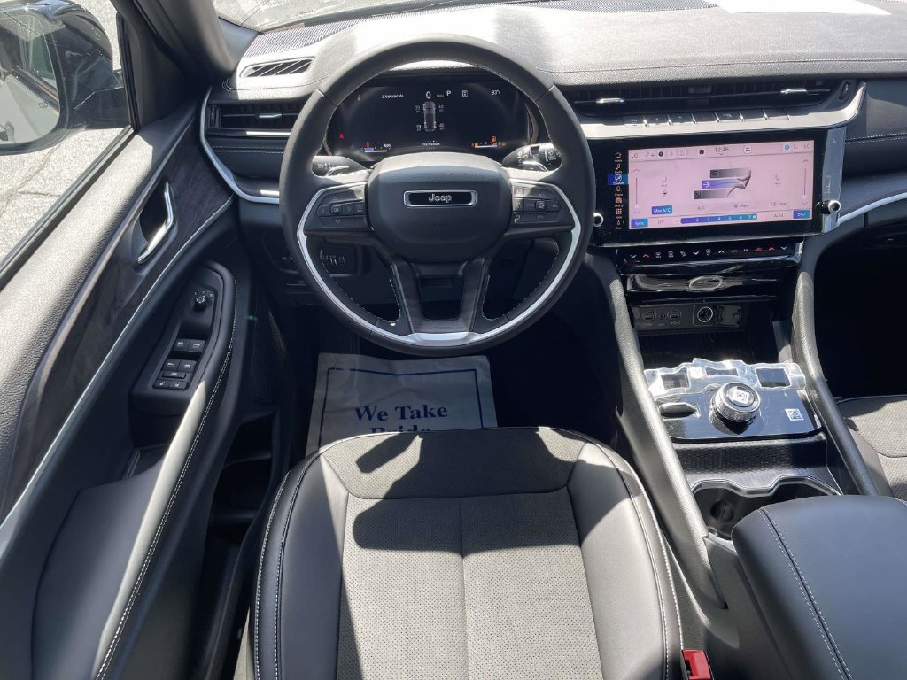 New 2027 Jeep Grand Cherokee Altitude AWD/4WD image 22