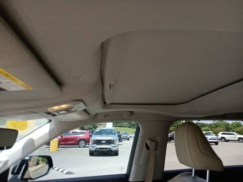 Used 2021 Toyota Highlander Limited FWD image 14