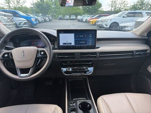 Used 2024 Lincoln Corsair AWD w/ Equipment Group 101A image 5