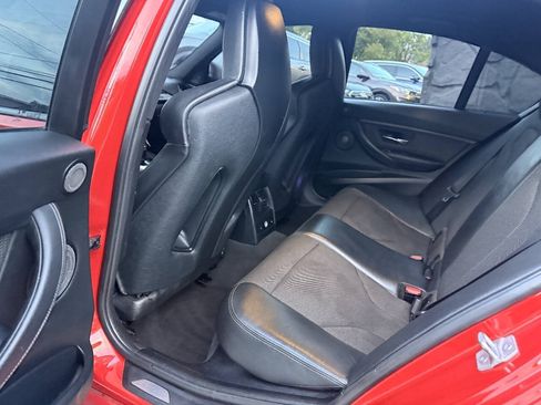 Used 2018 BMW M3 RWD image 9