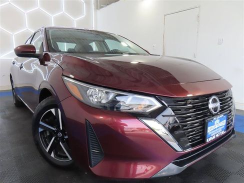 Used 2025 Nissan Sentra SV FWD image 2