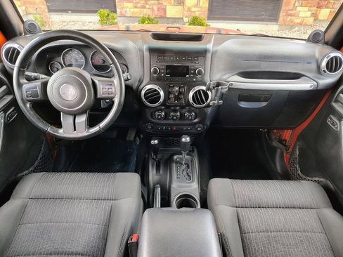 Used 2011 Jeep Wrangler Unlimited Sahara w/ Dual Top Group AWD/4WD image 15