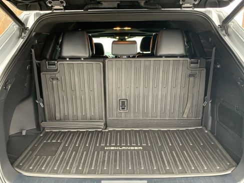 Used 2022 Toyota Highlander XSE image 19