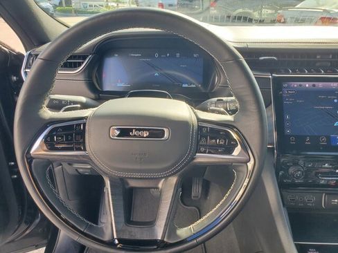 Used 2025 Jeep Grand Cherokee Overland w/ Adv Protech Group III image 30