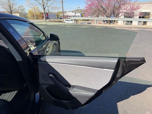 Used 2025 Tesla Model 3 Long Range image 17