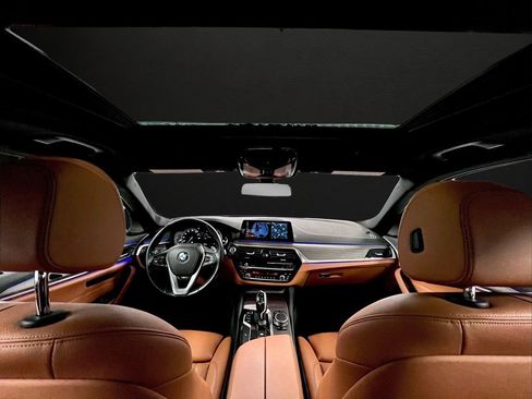 Used 2019 BMW 540i xDrive w/ Convenience Package image 12