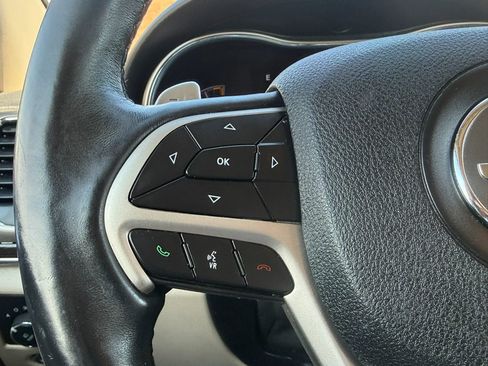 Used 2017 Jeep Grand Cherokee Limited AWD/4WD image 29