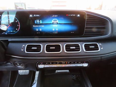 Used 2021 Mercedes-Benz GLS 580 GLS 580 image 31