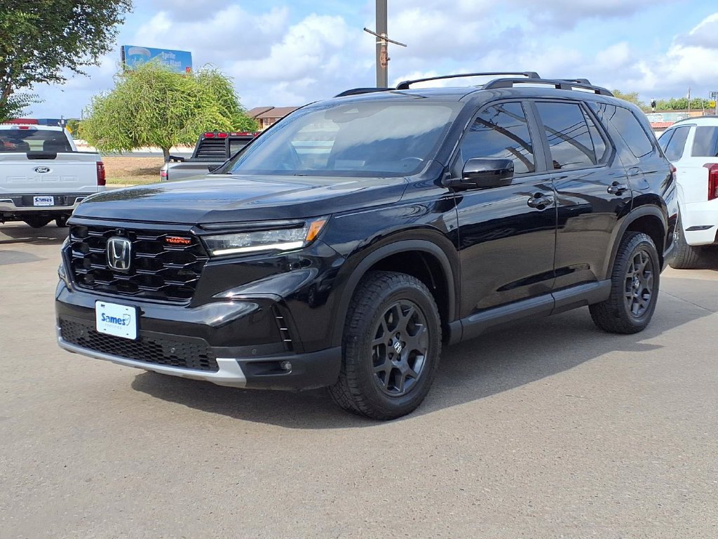 Used 2025 Honda Pilot TrailSport image 4