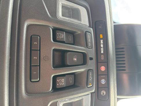 Used 2025 GMC Sierra 2500 Denali Ultimate image 28