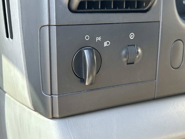 Used 2006 Ford F250 4x4 Regular Cab Super Duty image 25