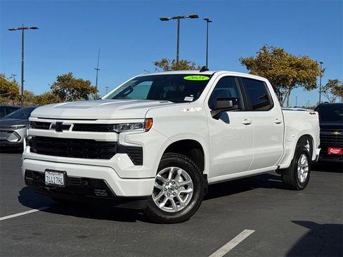Used 2025 Chevrolet Silverado 1500 RST image 2