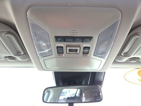 Used 2022 Toyota RAV4 XLE Premium image 20