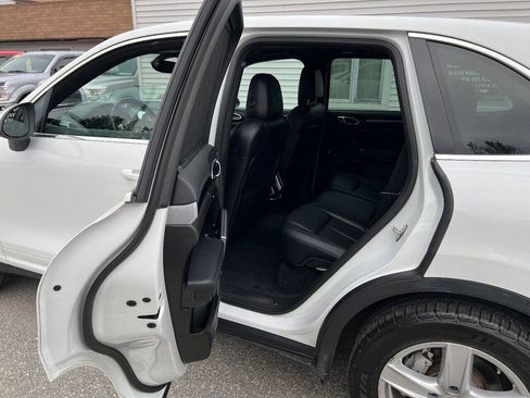 Used 2014 Porsche Cayenne S AWD/4WD image 19
