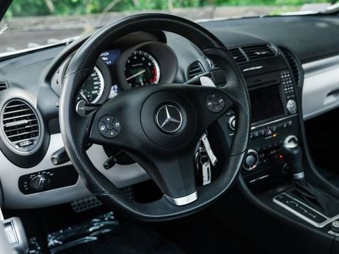 Used 2009 Mercedes-Benz SLK 55 AMG image 6