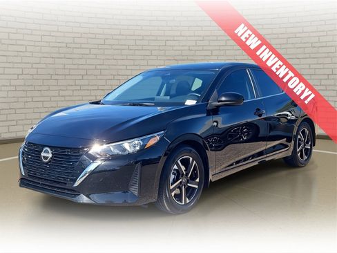 Used 2025 Nissan Sentra SV image 1