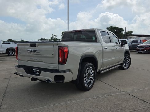 Used 2026 GMC Sierra 1500 Denali Ultimate AWD/4WD image 4