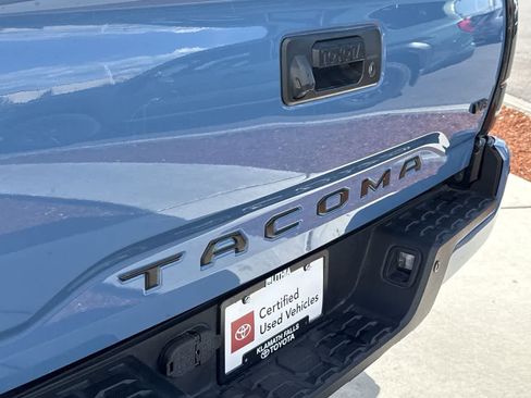 Used 2019 Toyota Tacoma TRD Off-Road w/ TRD Premium Off Road Package AWD/4WD image 9