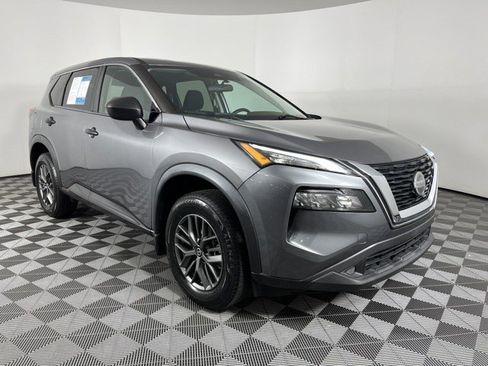 Used 2021 Nissan Rogue S FWD image 2