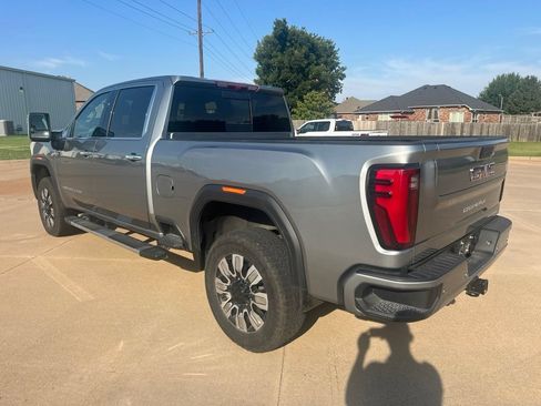 Used 2025 GMC Sierra 2500 Denali AWD/4WD image 3