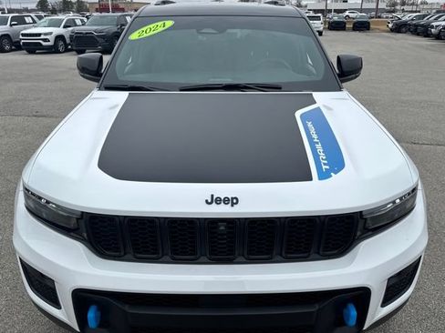 Used 2024 Jeep Grand Cherokee Trailhawk image 13
