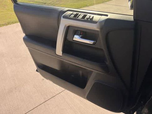 Used 2024 Toyota 4Runner SR5 Premium image 30