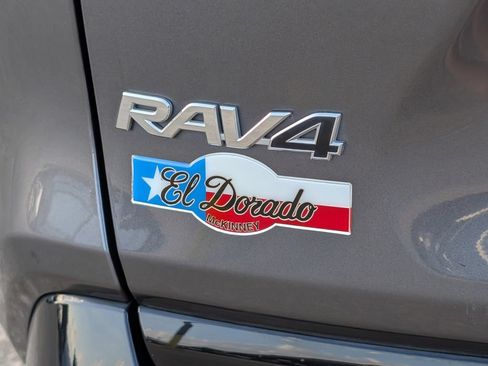 Used 2022 Toyota RAV4 XSE AWD/4WD image 33