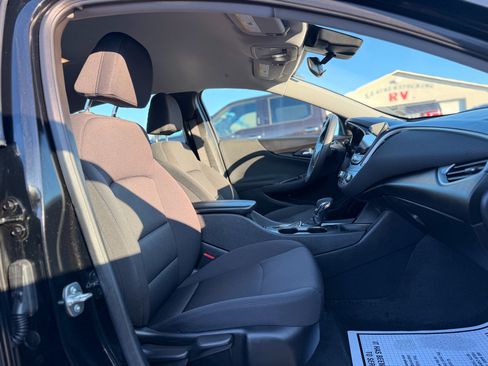 Used 2025 Chevrolet Malibu LT image 26