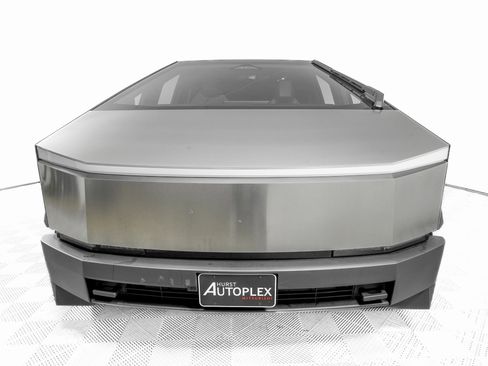 Used 2025 Tesla Cybertruck AWD Crew Cab image 2