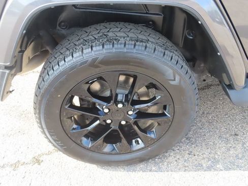 Used 2021 Jeep Wrangler Unlimited Sahara AWD/4WD image 12